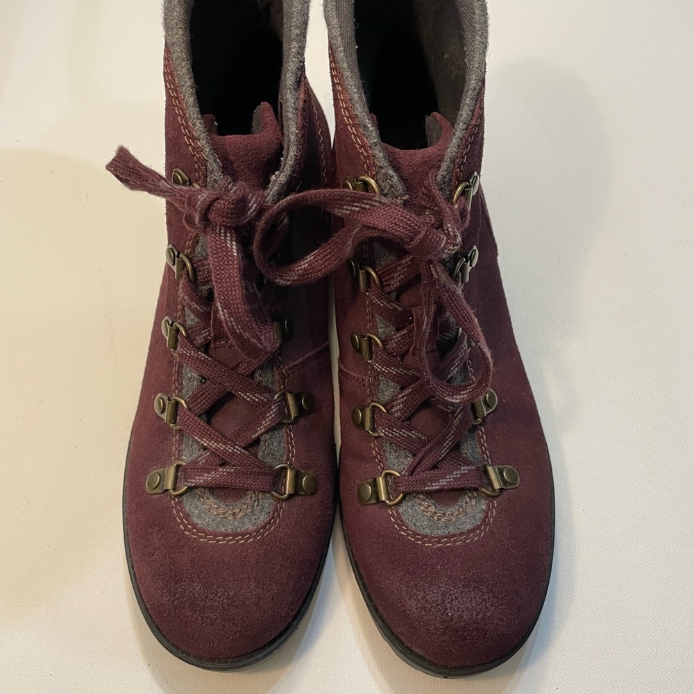 Clarks Women's Maroon Lace-Up Ankle Boots 8.5 SB-F